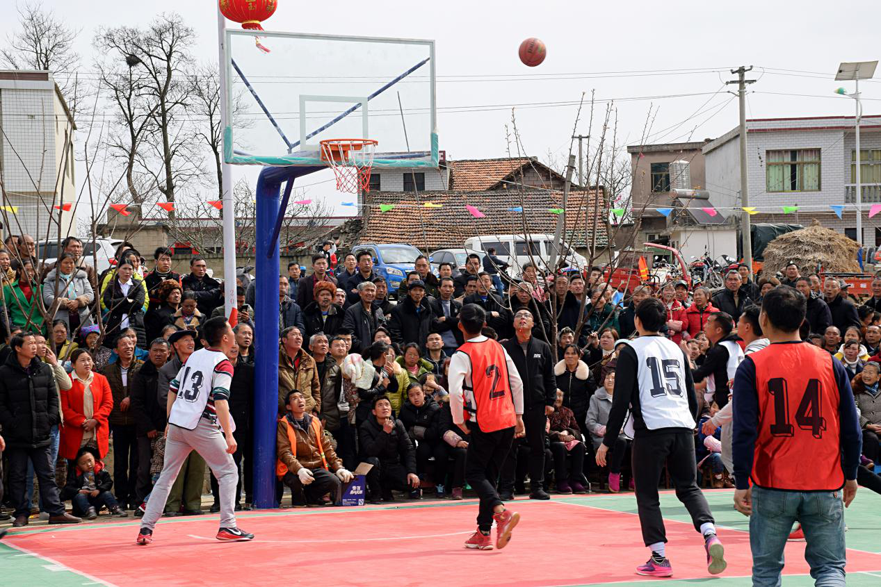 CCTV.com-NBA公布季前赛赛程安排 火箭场场硬仗磨阵容